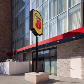 Super 8 by Wyndham Bronx Near Stadium