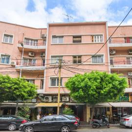 Stairway - Cozy Studios In Mar Mikhael，位于Al Mudawwar的酒店
