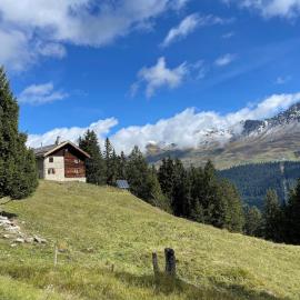 Ski cabin for 10 people right on slopes，位于伦策海德的酒店