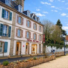 Hôtel Du Port，位于莫尔莱的酒店