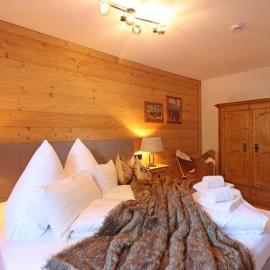 Ruhige Chalet-Style Suite am Kurpark neben der Therme，位于奥伯斯特多夫的酒店