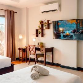 The Hideaway - Scenic Views in Crosswind Tagaytay，位于大雅台的酒店