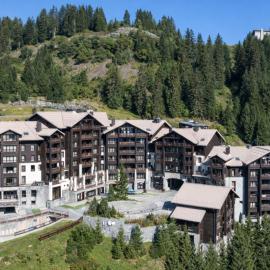 Résidence Pierre & Vacances Premium Les Terrasses d'Hélios，位于福勒恩的酒店