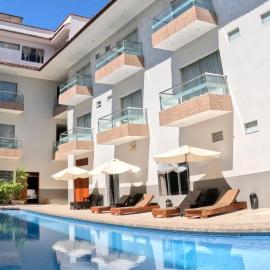 Águila Dorada Selva Hotel，位于普卡尔帕的酒店