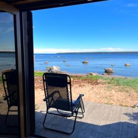 Summerhouse only few m from the sea, with sauna!，位于卡斯姆的酒店