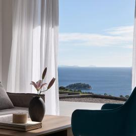 Nisis Suites - Serene Luxury with Sea View，位于Perani的酒店
