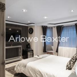 Hackney Suites - En-suite rooms & amenities