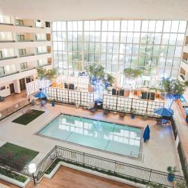 Atrium Hotel and Suites DFW Airport,位于欧文的酒店