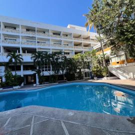 Hotel De Cima Beach Club，位于马萨特兰的酒店