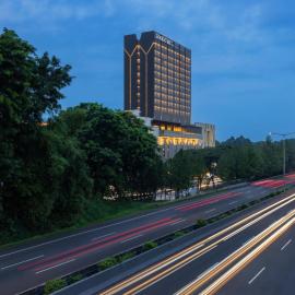 DoubleTree by Hilton Jakarta Bintaro Jaya，位于塞尔蓬的酒店