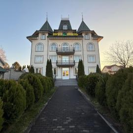 Hotel Kolvik,位于Alʼtmamayeshti的酒店