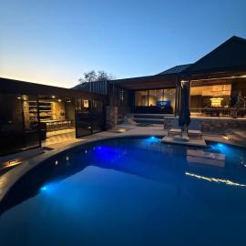 Edge of the Crater Guest Farm，位于Venterskroon的酒店