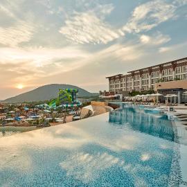 Shinhwa Jeju Shinhwa World Hotels，位于西归浦市的酒店