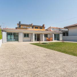 GuestReady - Charming beachside retreat，位于明德卢的酒店