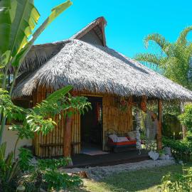 Charming 1BR Garden Bungalow，位于Temae的酒店