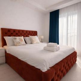 Damon Suite #NorthBucharest，位于Tunari的酒店