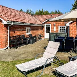 Nice Home In Blåvand With Sauna，位于布拉万德的酒店