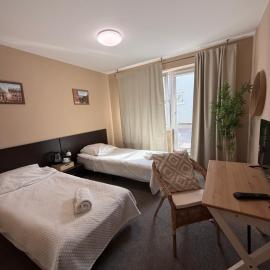 Hotel Aqua Żyrardów，位于日拉尔杜夫的酒店