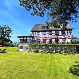 Boutique Hotel Restaurant Hollerather Hof，位于黑伦塔尔的酒店