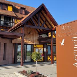 Hotel Restaurant Au Parc des Cigognes，位于坎特赞的酒店