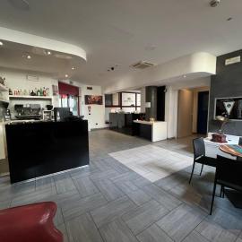 Master Hotel,位于Cadelbosco di Sopra的酒店