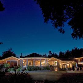 Galiano Oceanfront Inn & Spa,位于Galiano的酒店
