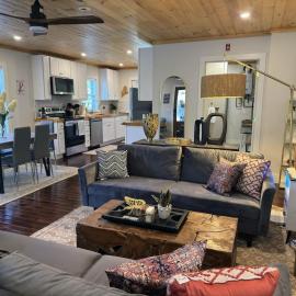 3 Bedroom Happy Cottage 15，位于Edgecomb的酒店