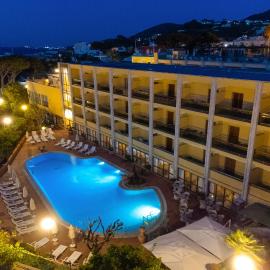 Grand Hotel Terme di Augusto，位于拉科阿梅诺的酒店