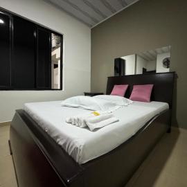 HOSPEDAJE CASANOVA FlORIDA VALLE，位于Florida的酒店