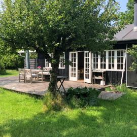 Holiday Home With Natural Garden In Skansehage，位于勒维的酒店