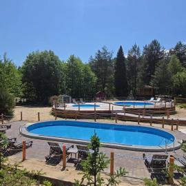 Ośrodek Wypoczynkowy Mamczur Pizuny, Roztocze, baseny, sauna, jacuzzi w cenie wynajmu，位于Łukawica的酒店