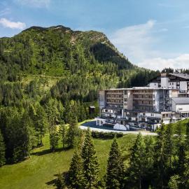 Falkensteiner Family Hotel Sonnenalpe，位于索内纳尔佩·纳斯费尔德的酒店