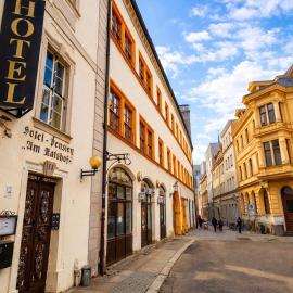 HOTEL Am Ratshof，位于萨勒河畔哈雷的酒店