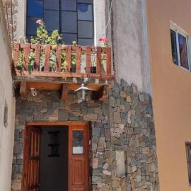 Hostal Nahiara, Iruya，位于伊鲁亚的酒店
