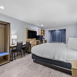Day Inn by Wyndham San Antonio Downtown，位于圣安东尼奥的酒店