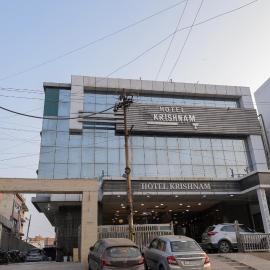 Hotel Krishnam Vrindavan，位于范兰德凡的酒店