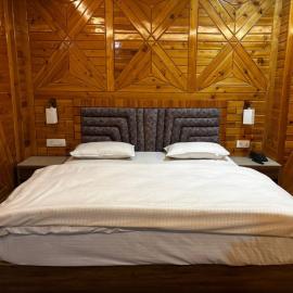 JB Hotel and Resort，位于Lohaghāt的酒店