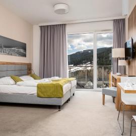 Apartament Górski z Widokiem "Czarna Góra Resort" - Sauna - Narciarnia - Parking，位于西恩纳的酒店
