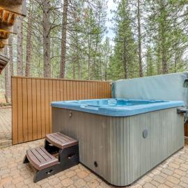 Dog-Friendly Home with Private Hot Tub & Patio - SHARC Passes to Pools & Tennis