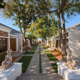 Glory Moon Resort，位于波普托的酒店