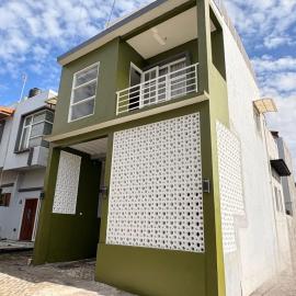 Demara Villa yang Aesthetic di Batu，位于特勒贡的酒店