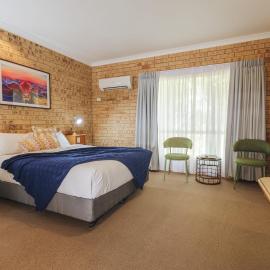 Mulga Country Motor Inn，位于查尔维尔的酒店