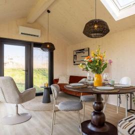 Tiny House with air conditioning in Oud Ade - Tuin van Keet - 17，位于Oud-Ade的酒店