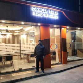 Oracle Guest House，位于Debra的酒店