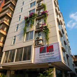 Priyo Nibash Stylish Residential Hotel，位于达卡的酒店