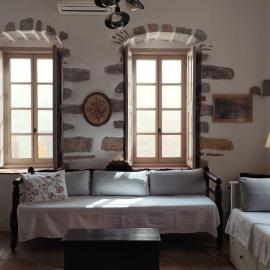 En Patmo Holiday Home，位于帕特莫斯的酒店
