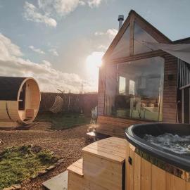 Tiny house avec spa privé et vue panoramique，位于普罗丰德维耶的酒店