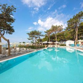 Nice Stacaravan In Krk With Wifi，位于克尔克的酒店
