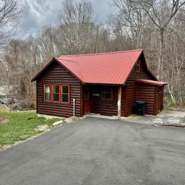 Creekside Blessings Cabin，位于榉木山的酒店