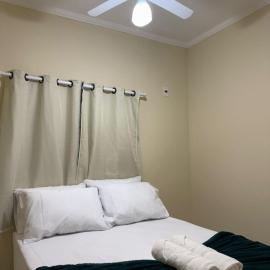 Hotel e Pousada Santa Helena,位于Potim的酒店